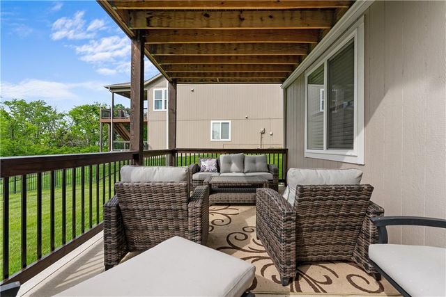 202 NW Joshua Drive, Lee's Summit, MO 64081