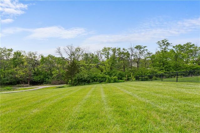 202 NW Joshua Drive, Lee's Summit, MO 64081