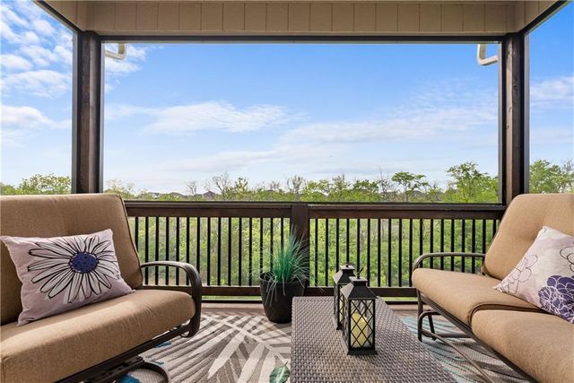 202 NW Joshua Drive, Lee's Summit, MO 64081