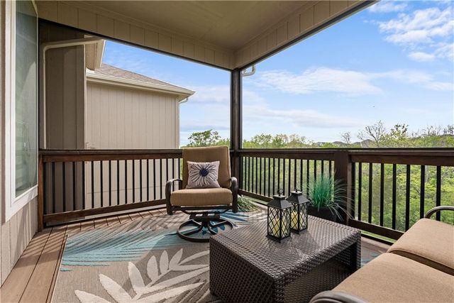 202 NW Joshua Drive, Lee's Summit, MO 64081