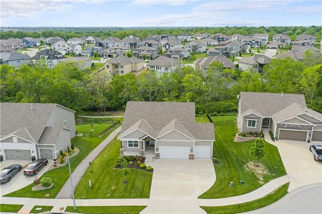 202 NW Joshua Drive, Lee's Summit, MO 64081