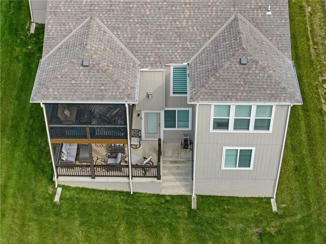 202 NW Joshua Drive, Lee's Summit, MO 64081