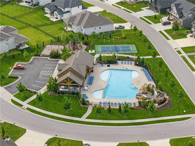 202 NW Joshua Drive, Lee's Summit, MO 64081