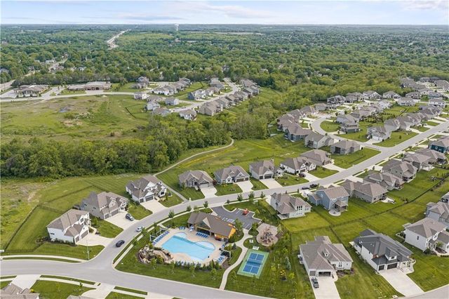 202 NW Joshua Drive, Lee's Summit, MO 64081