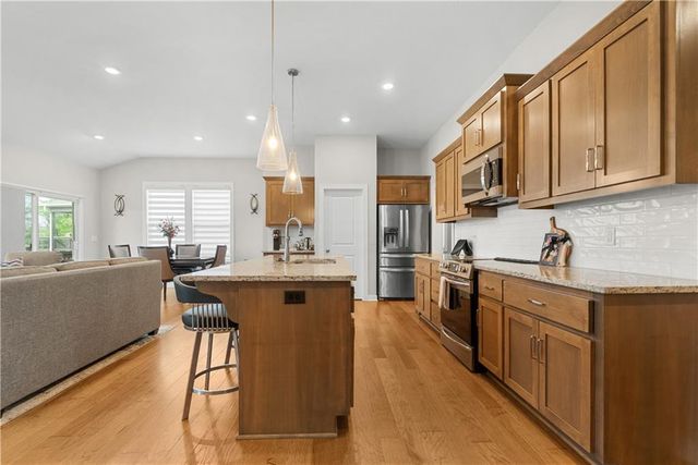 202 NW Joshua Drive, Lee's Summit, MO 64081