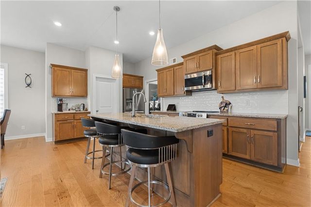 202 NW Joshua Drive, Lee's Summit, MO 64081