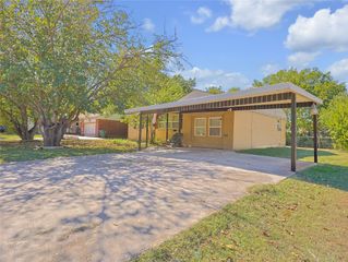2002 Meadow Lane, Arlington, TX 76010
