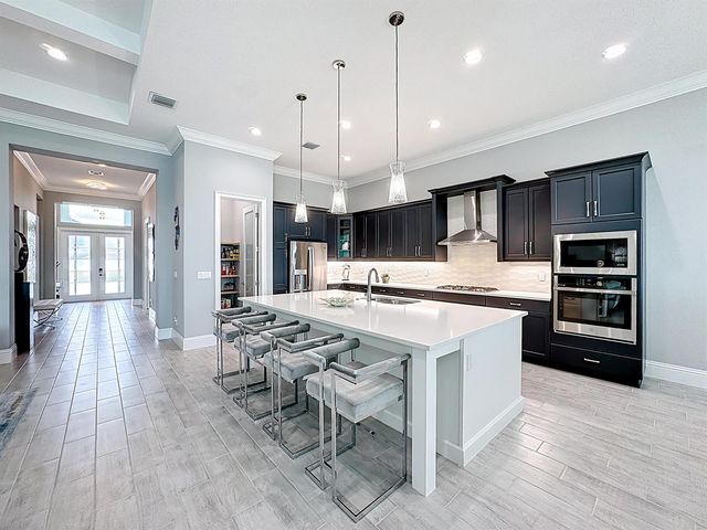 9155 SW Pinnacle Place, Port St. Lucie, FL 34987