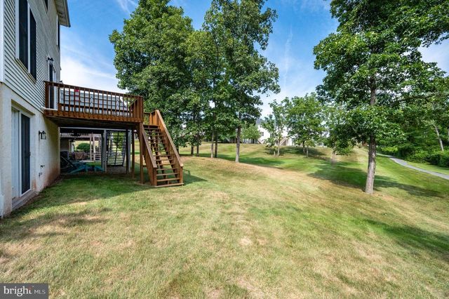 189 WALTON CT, Reading, PA 19606