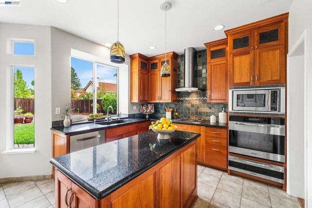 605 Bancroft Pl, San Ramon, CA 94582