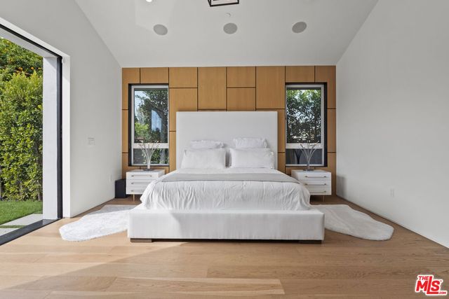 5715 Troost Avenue, North Hollywood, CA 91601