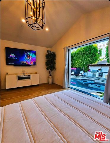 5715 Troost Avenue, North Hollywood, CA 91601