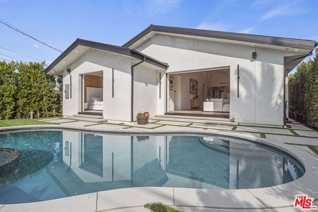 5715 Troost Avenue, North Hollywood, CA 91601