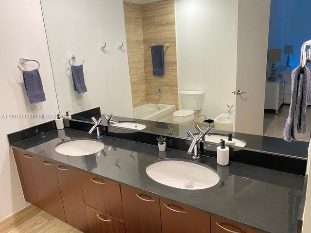 16001 collins ave 1005, Sunny Isles Beach, FL 33160