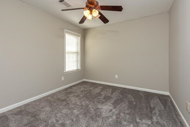 1213 OAK CREEK DR, Collierville, TN 38017