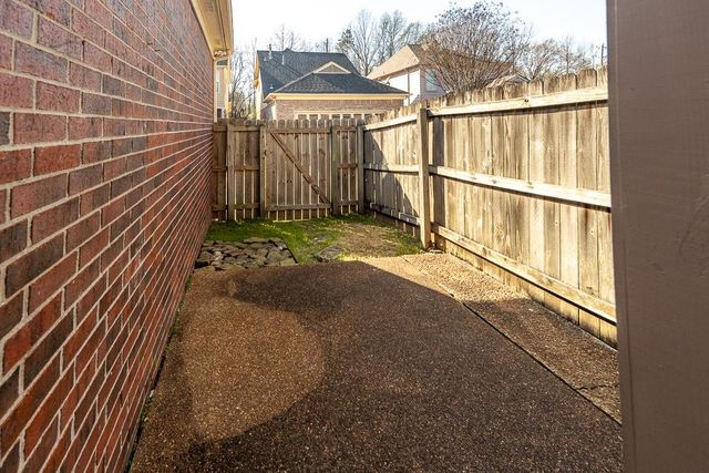 1213 OAK CREEK DR, Collierville, TN 38017