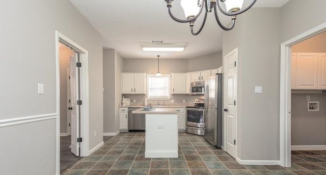 1213 OAK CREEK DR, Collierville, TN 38017