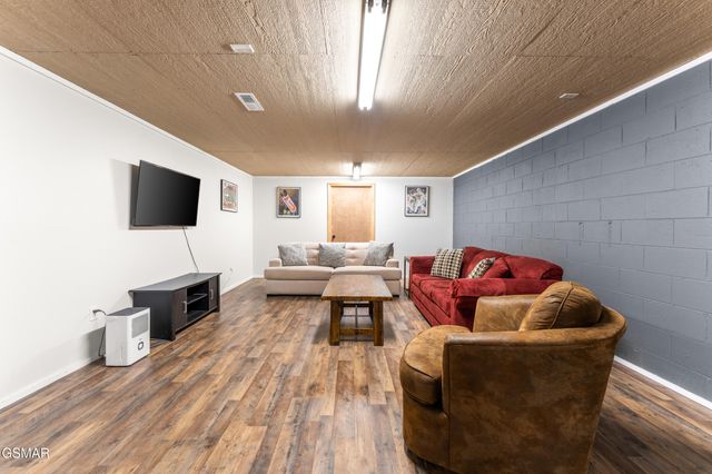 2150 Waldens Creek Road, Sevierville, TN 37862