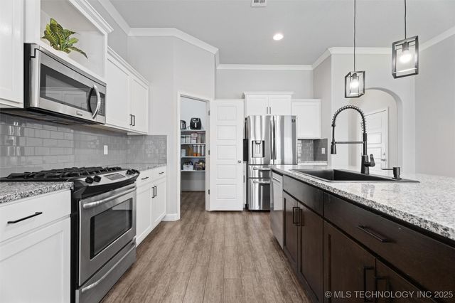 15511 E 87th Street North, Owasso, OK 74055