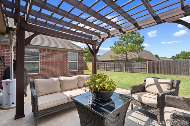 15511 E 87th Street North, Owasso, OK 74055
