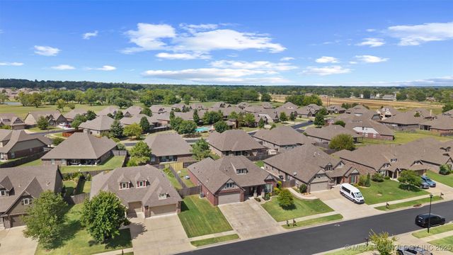 15511 E 87th Street North, Owasso, OK 74055