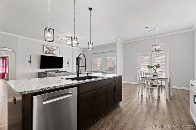 15511 E 87th Street North, Owasso, OK 74055