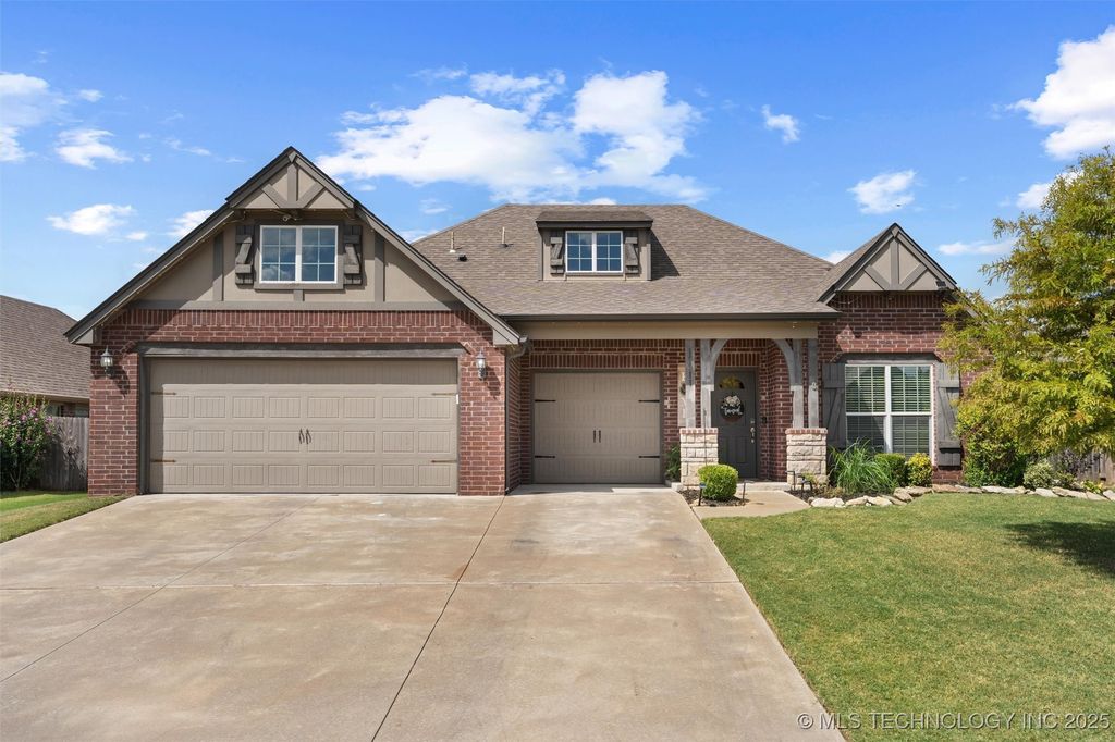 15511 E 87th Street North, Owasso, OK 74055