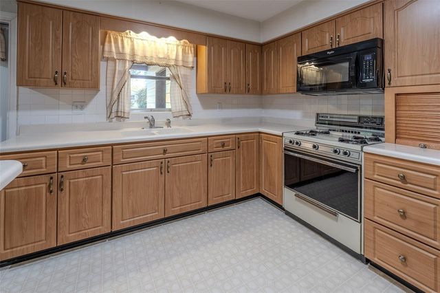 2217 NW 52 STREET, Ocala, FL 34475