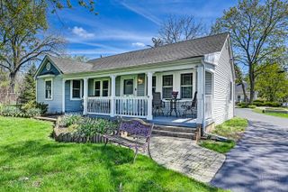 223 S Grant Street, Westmont, IL 60559