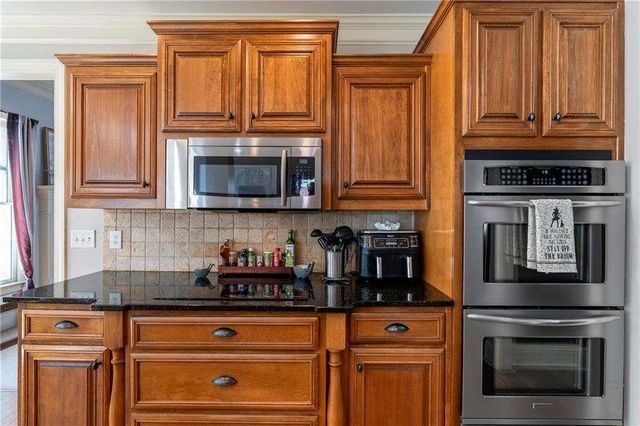 1030 Silver Thorne Drive, Loganville, GA 30052