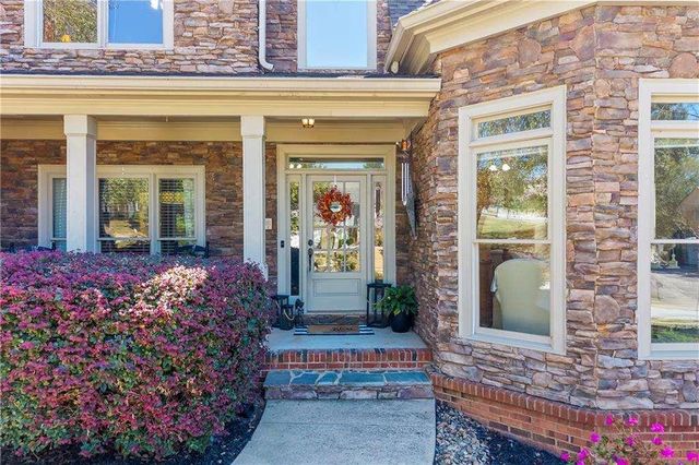 1030 Silver Thorne Drive, Loganville, GA 30052