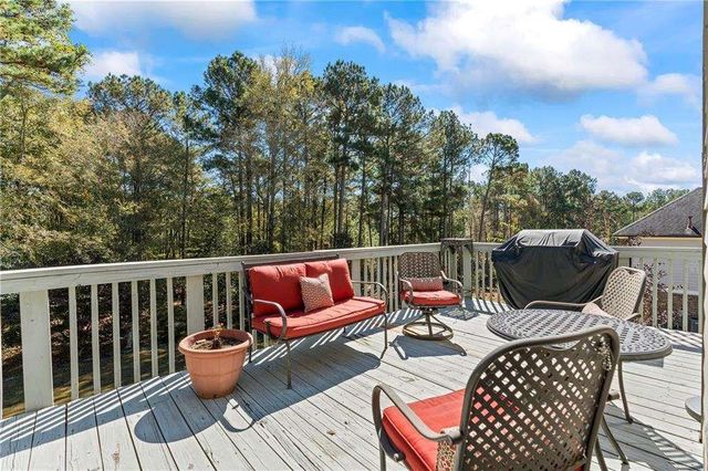 1030 Silver Thorne Drive, Loganville, GA 30052