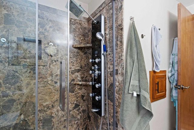 1521 CAREFUL DRIVE, Green Bay, WI 54304