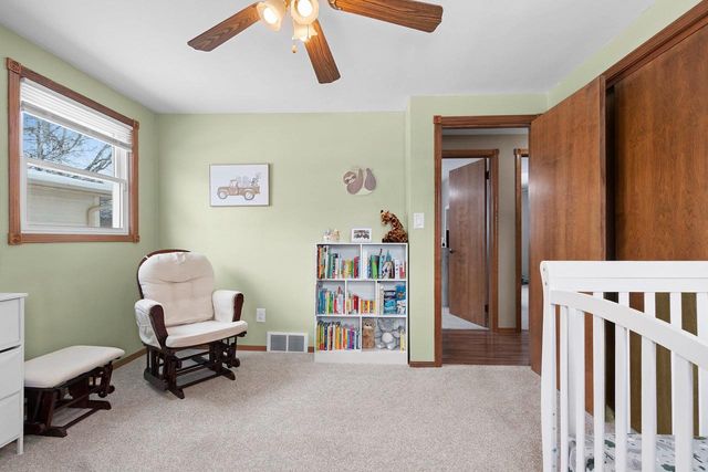 1521 CAREFUL DRIVE, Green Bay, WI 54304