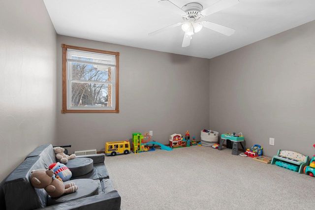 1521 CAREFUL DRIVE, Green Bay, WI 54304