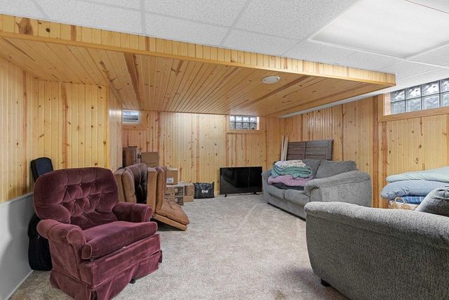 1521 CAREFUL DRIVE, Green Bay, WI 54304