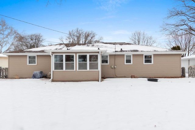 1521 CAREFUL DRIVE, Green Bay, WI 54304