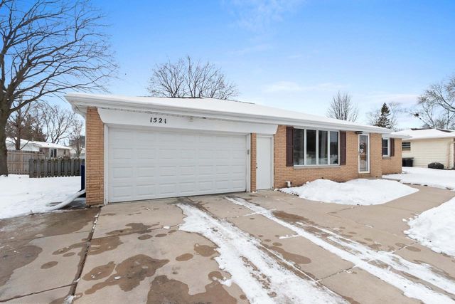1521 CAREFUL DRIVE, Green Bay, WI 54304