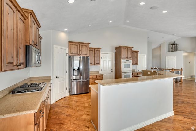 377 W MISTY SAGE WAY, Saratoga Springs, UT 84045