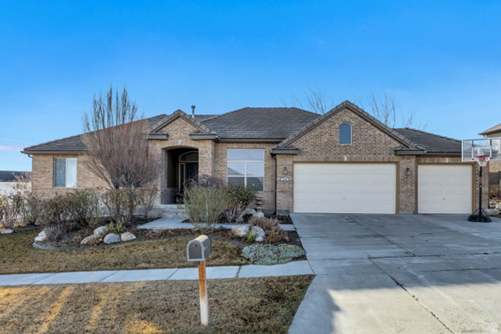 377 W MISTY SAGE WAY, Saratoga Springs, UT 84045