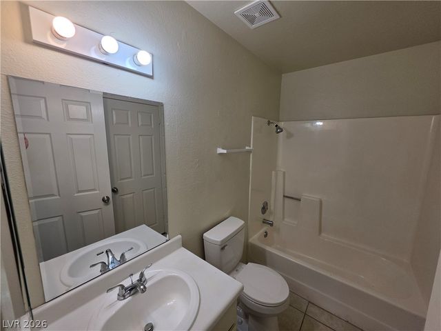 873 MANTIS Way 3, Las Vegas, NV 89110