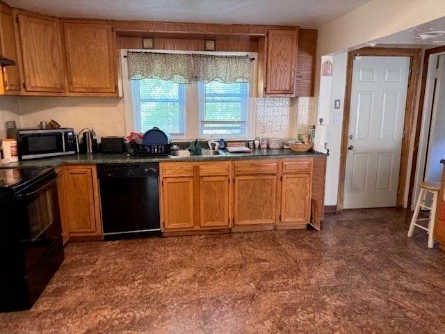 32 Zenith Dr, Worcester, MA 01602