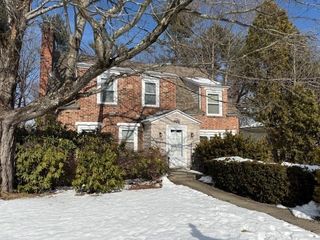 32 Zenith Dr, Worcester, MA 01602