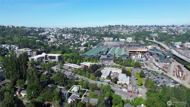 3824 23rd Avenue SW, Seattle, WA 98106