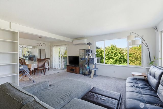 3824 23rd Avenue SW, Seattle, WA 98106
