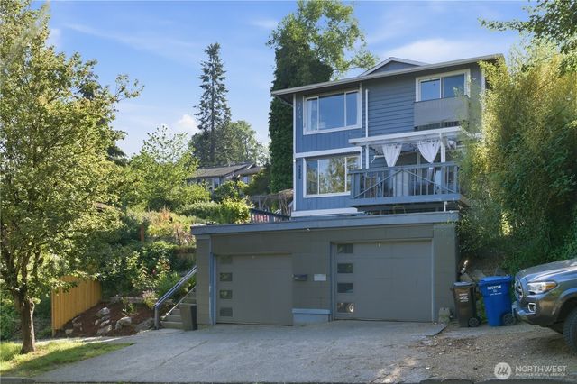3824 23rd Avenue SW, Seattle, WA 98106