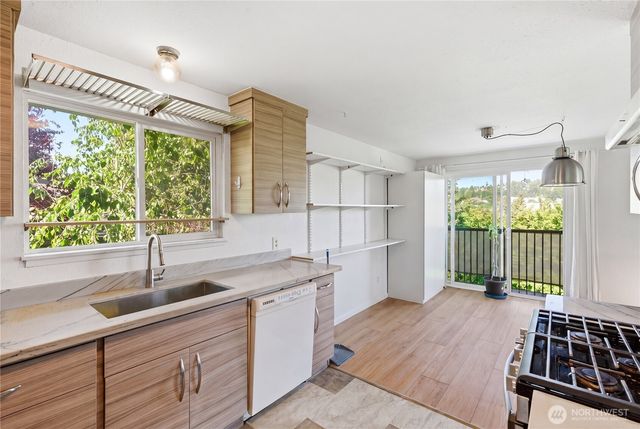3824 23rd Avenue SW, Seattle, WA 98106