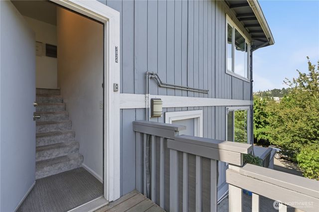 3824 23rd Avenue SW, Seattle, WA 98106