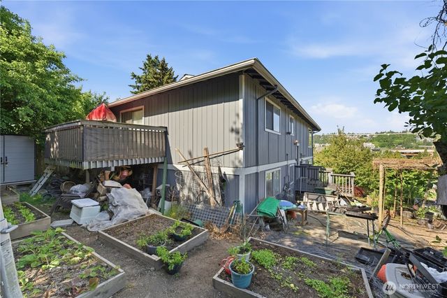 3824 23rd Avenue SW, Seattle, WA 98106