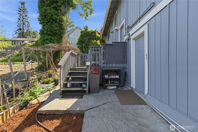 3824 23rd Avenue SW, Seattle, WA 98106